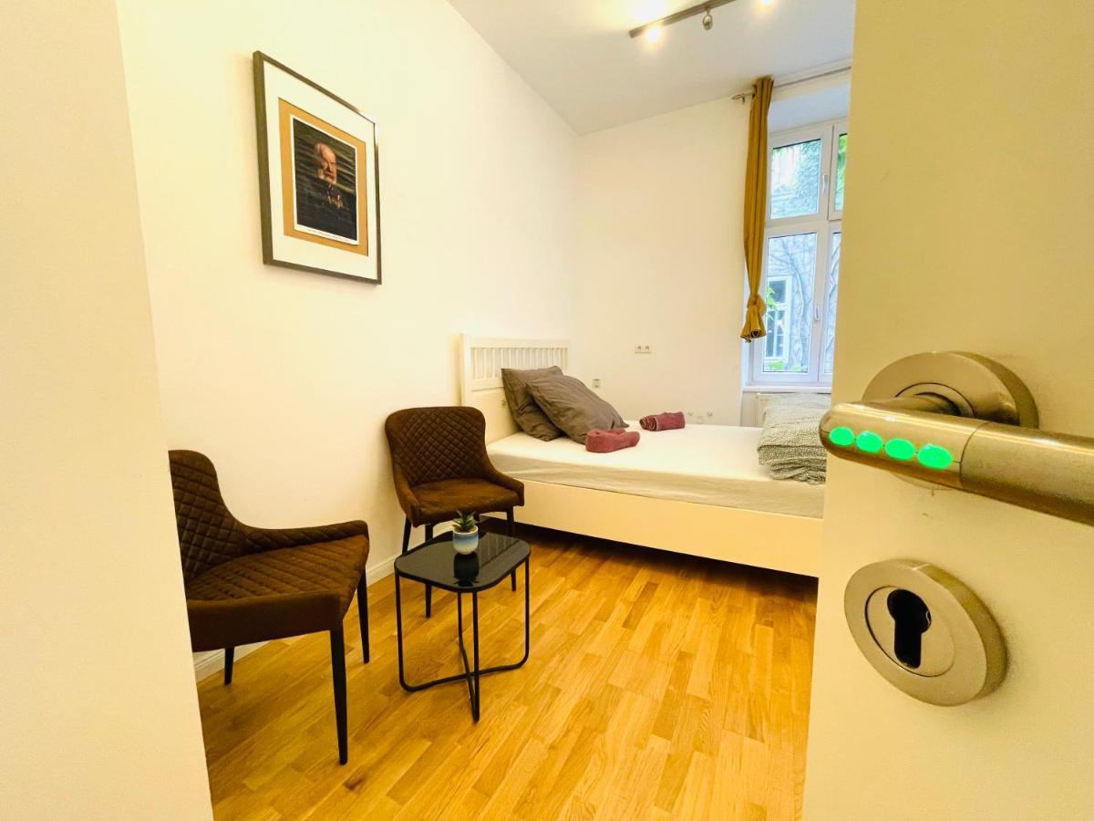 Gazde/Camere de închiriat Direct Center-privat Rooms-5 Minutes Mariahilferstrasse *