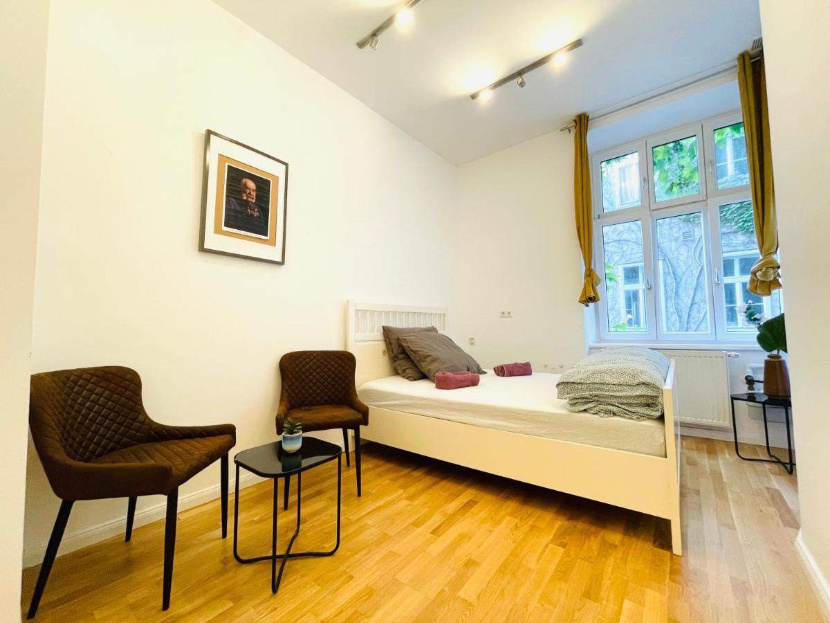 Direct Center-privat Rooms-5 Minutes Mariahilferstrasse Gazde/Camere de închiriat Viena